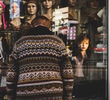 10 Best Fashion Loyalty Programs That Reward Your Style