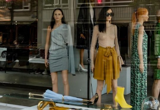 Top Fringe Fashion Trends 2025: Bold, Timeless & Chic